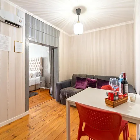 In Bairro Alto 1 - Charm